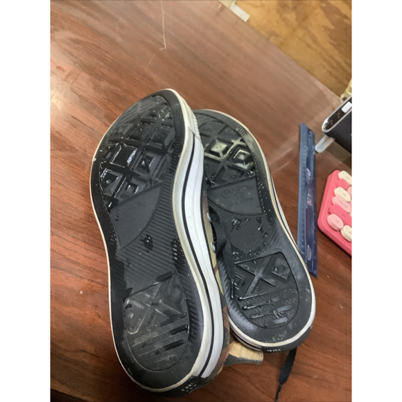 RARE Converse x Wonder Woman Print Sword Rebirth Sz 7 Men's Women's 9 Shoes - Picture 8 of 8